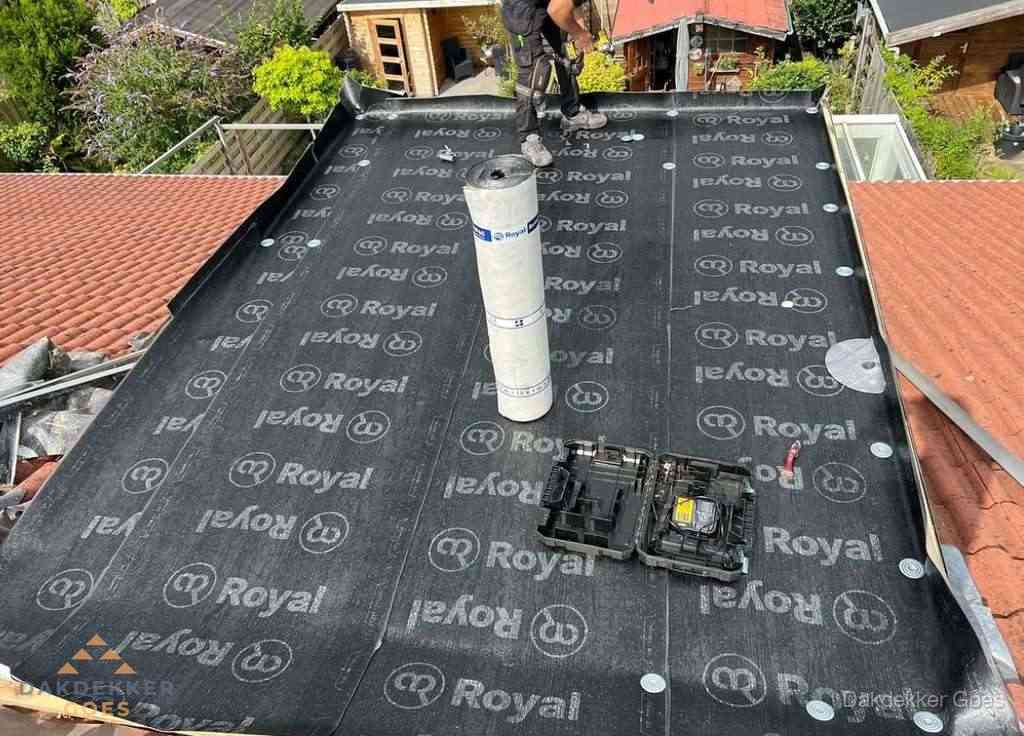 Dakrenovatie met Royal onderdak op plat dak in Goes