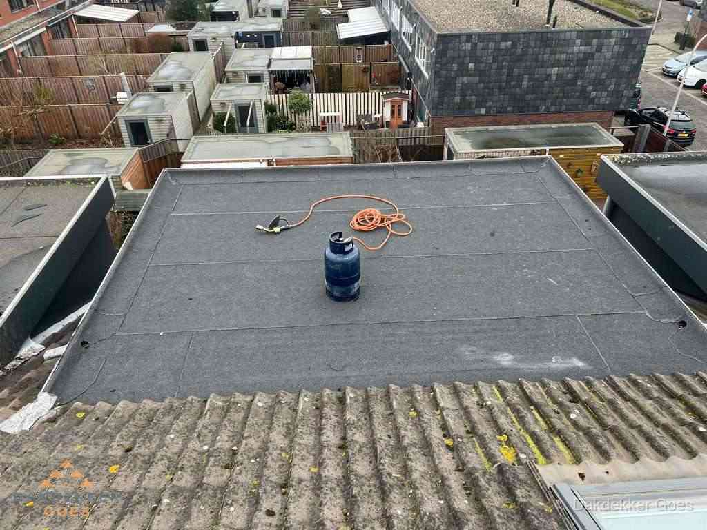 Dakreparatie plat dak met bitumen in Goes